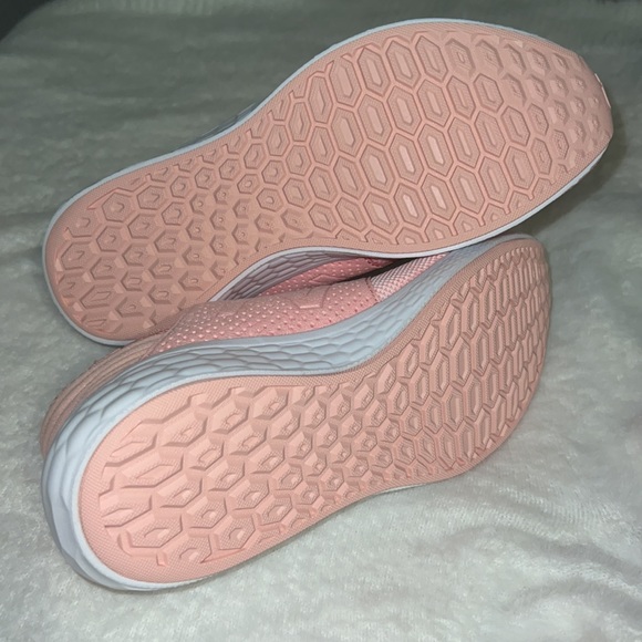 Women’s New Balance Fresh Foam Cruz V2, Size 7 - Picture 5 of 5